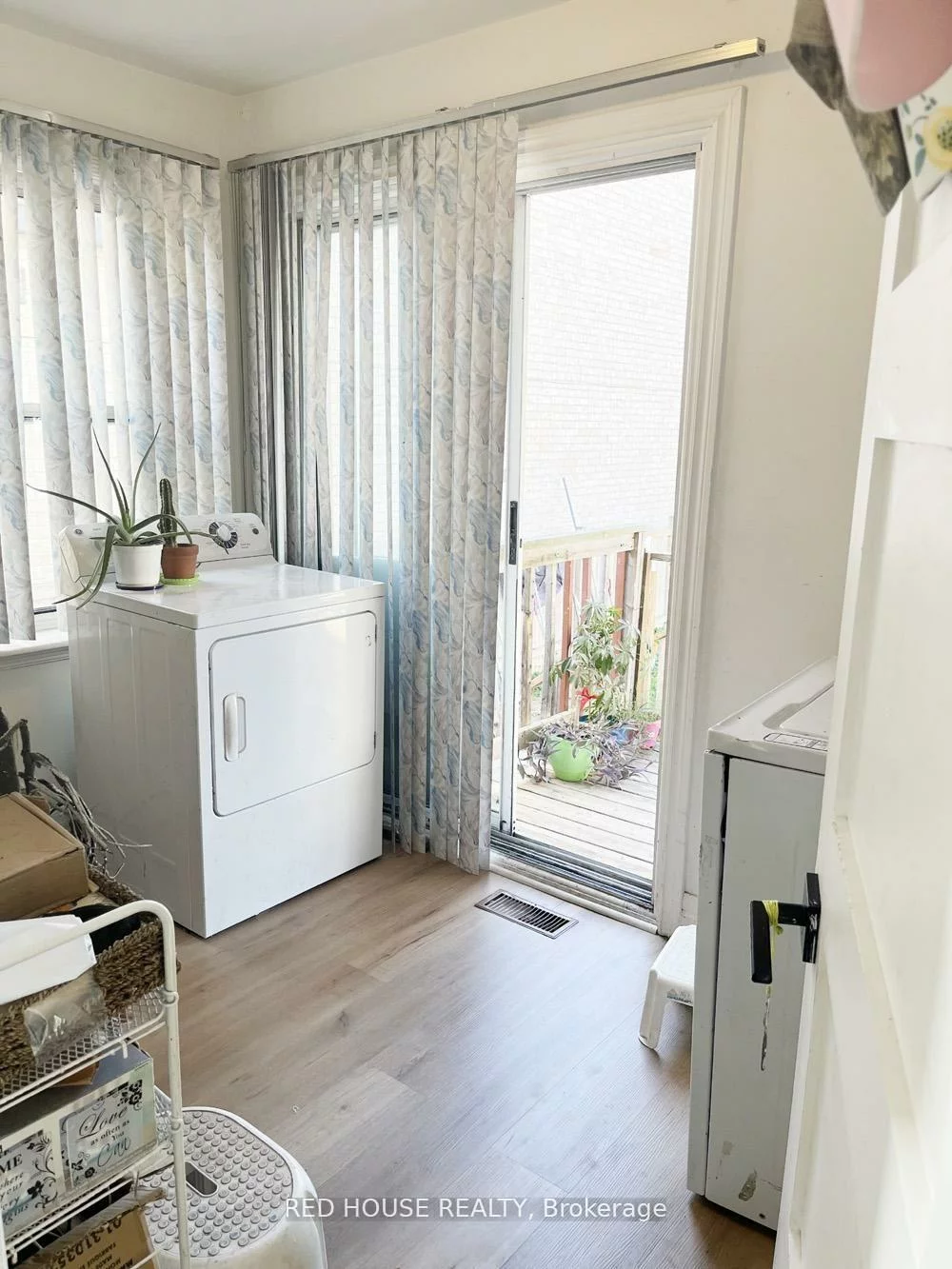 40, North Woodrow, Clairlea-Birchmount, Toronto