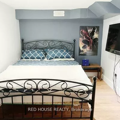 40, North Woodrow, Clairlea-Birchmount, Toronto