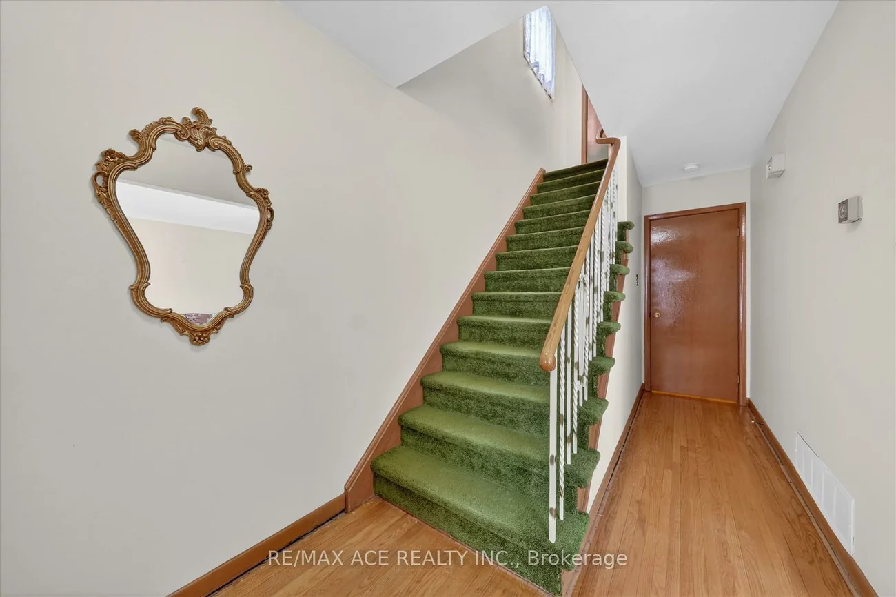 113, Magnolia, Kennedy Park, Toronto