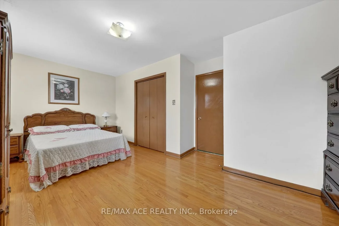 113, Magnolia, Kennedy Park, Toronto