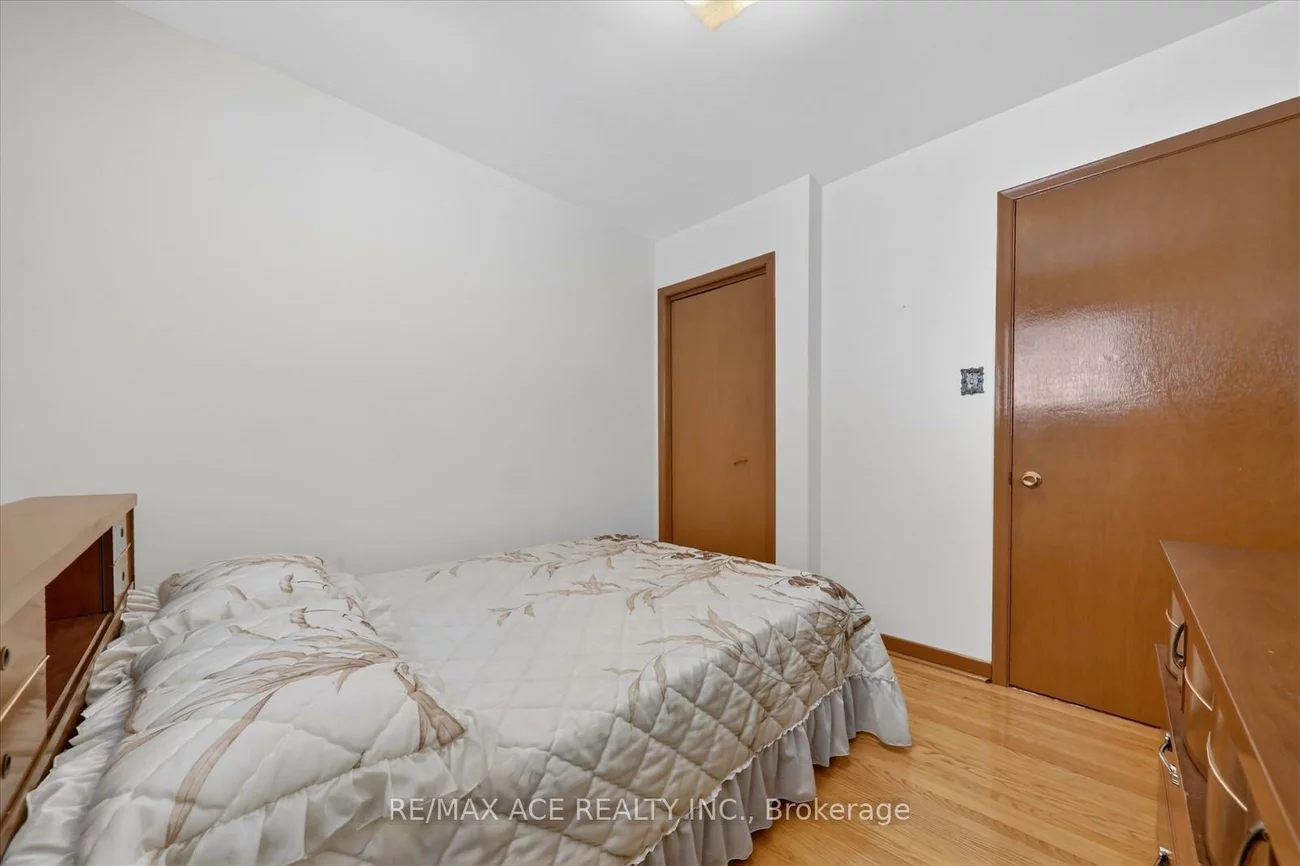 113, Magnolia, Kennedy Park, Toronto