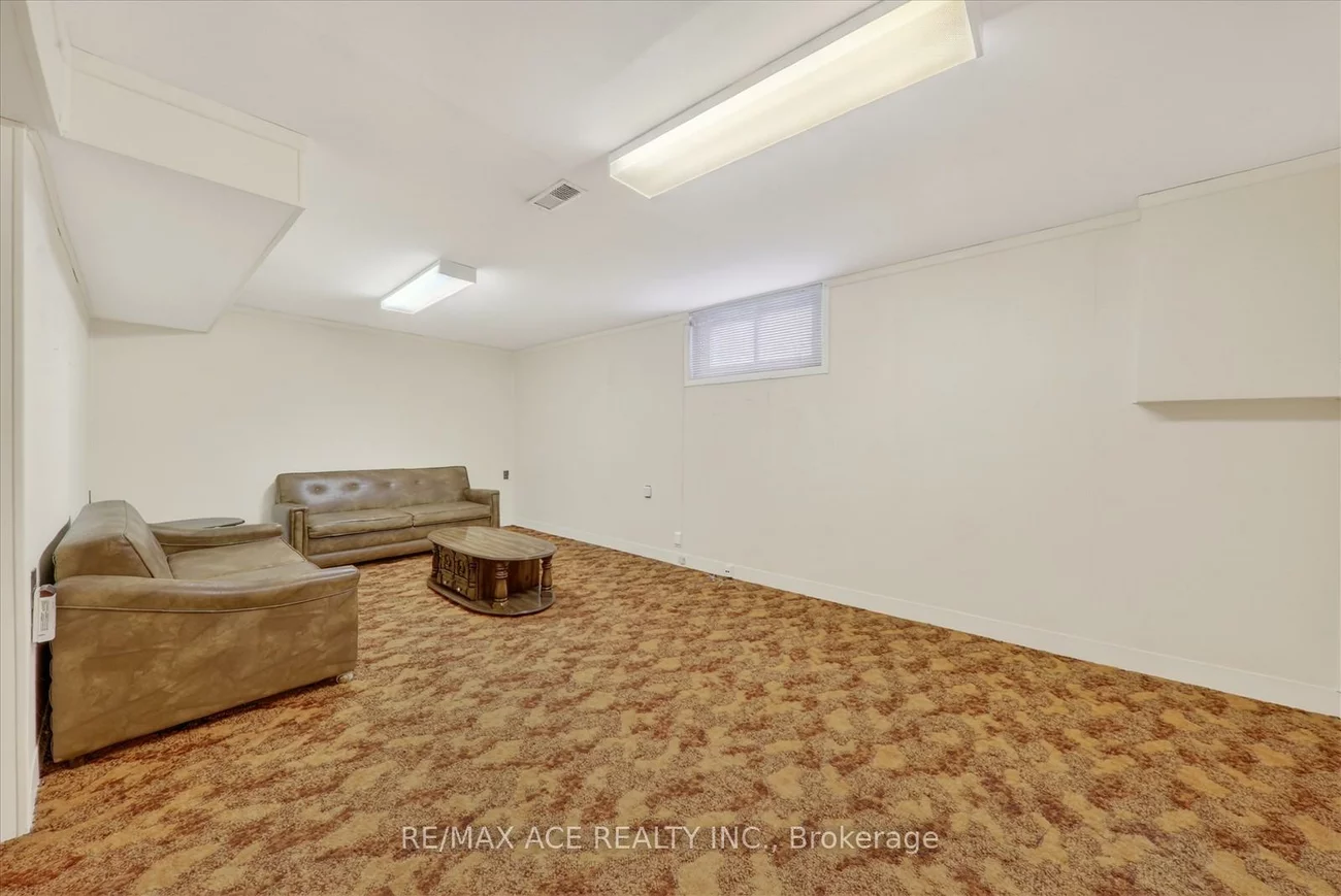 113, Magnolia, Kennedy Park, Toronto