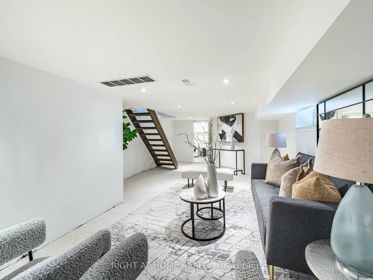 28, Erindale, Playter Estates-Danforth, Toronto