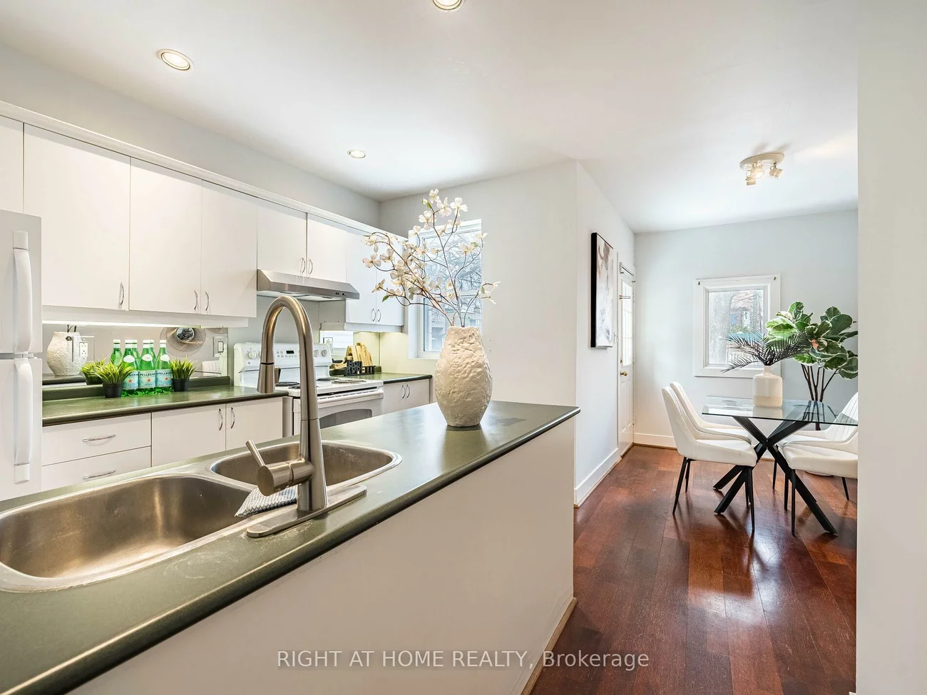 28, Erindale, Playter Estates-Danforth, Toronto