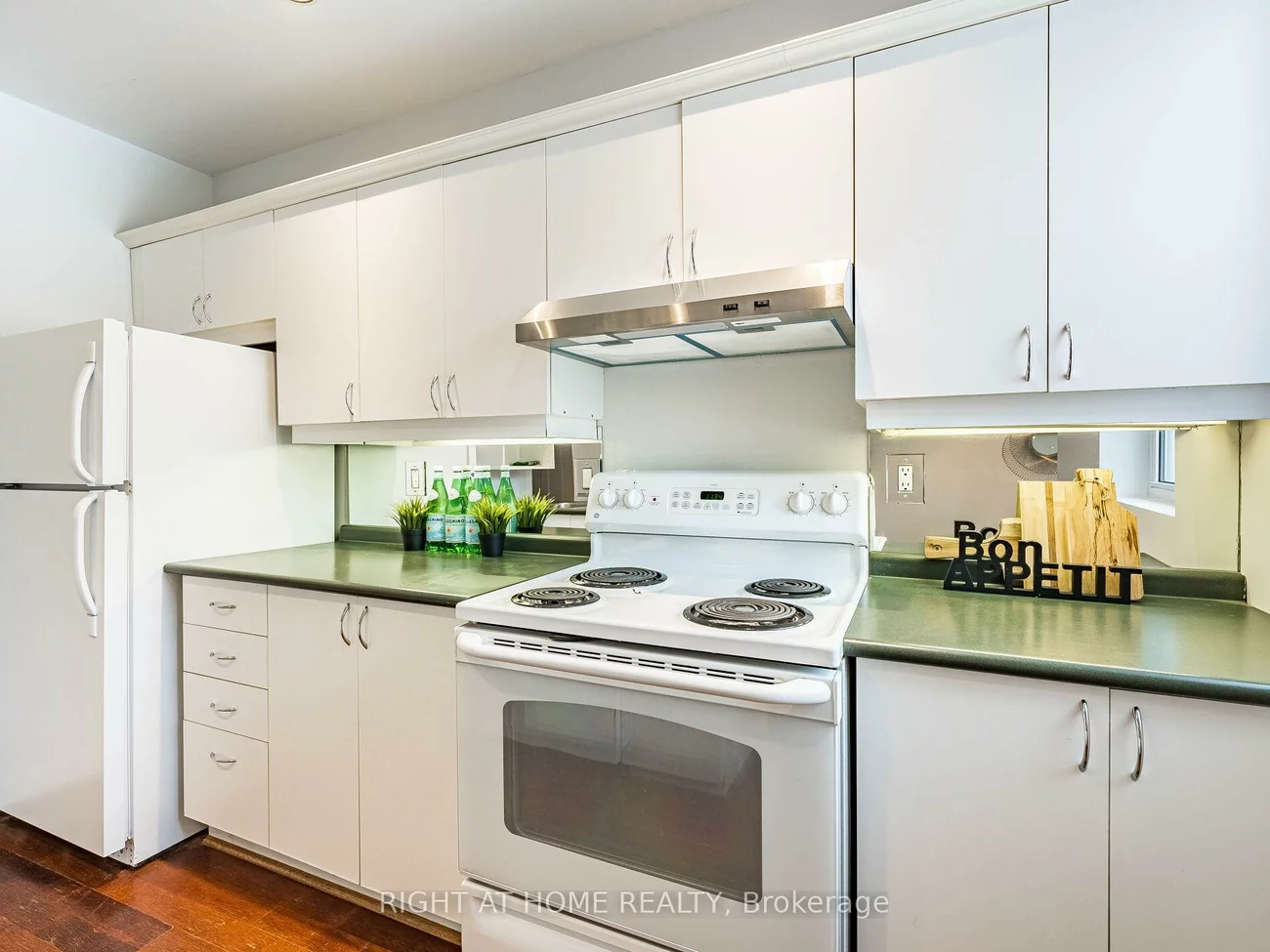 28, Erindale, Playter Estates-Danforth, Toronto