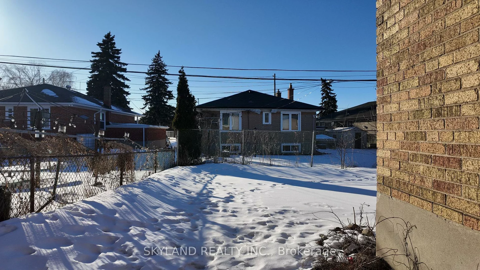 1256, Danforth, Eglinton East, Toronto