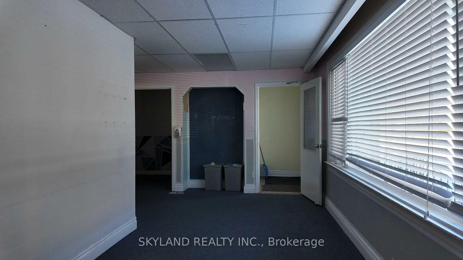 1256, Danforth, Eglinton East, Toronto