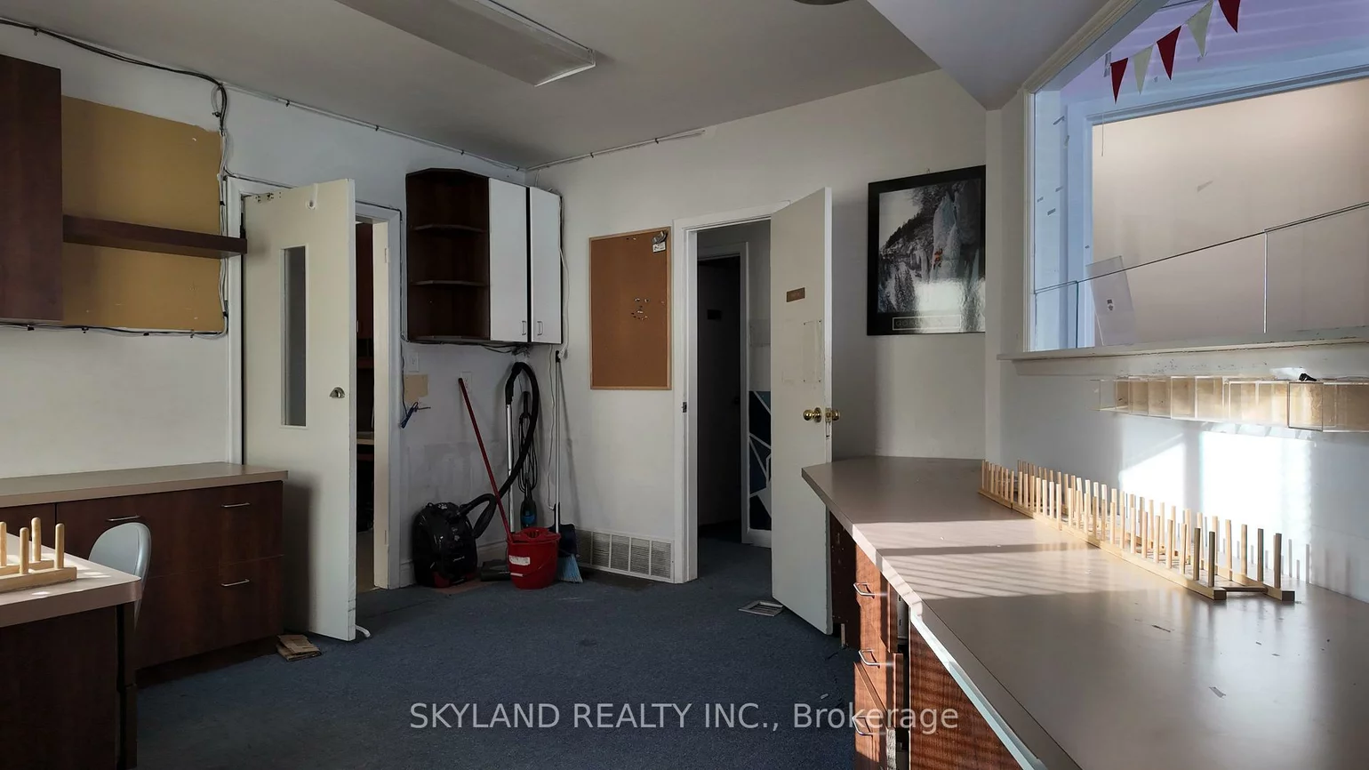 1256, Danforth, Eglinton East, Toronto