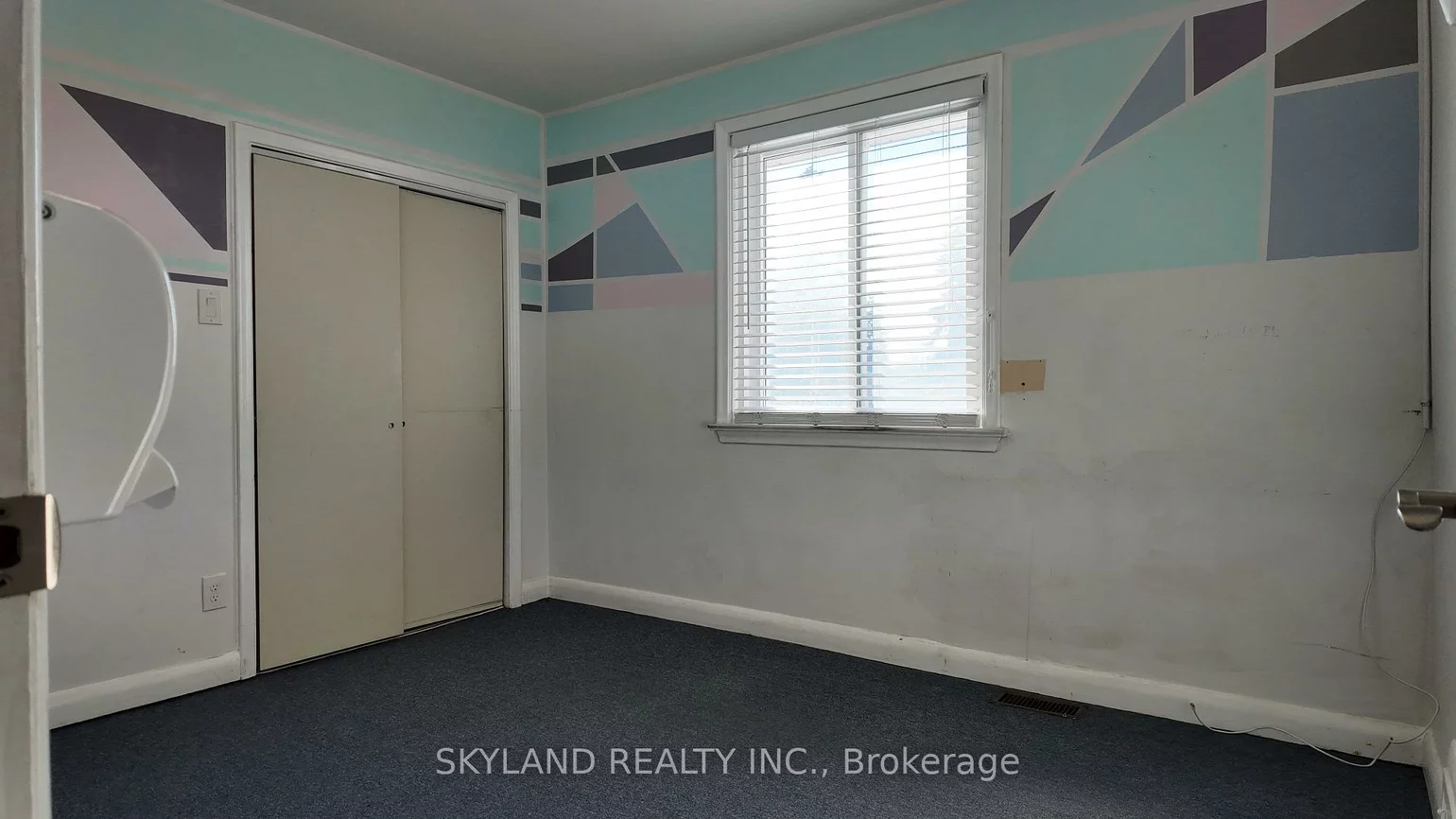 1256, Danforth, Eglinton East, Toronto