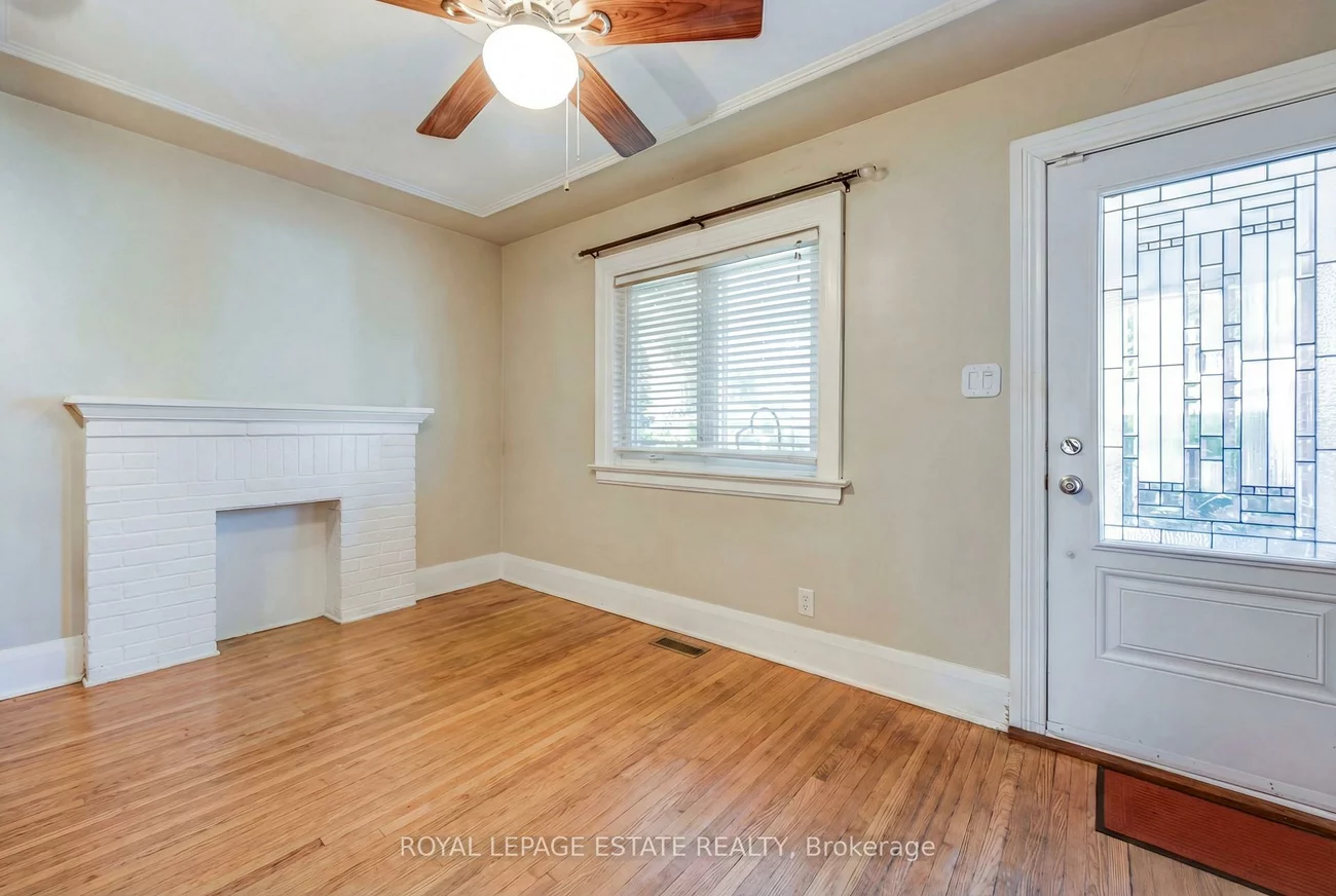 65, Queensbury, Birchcliffe-Cliffside, Toronto