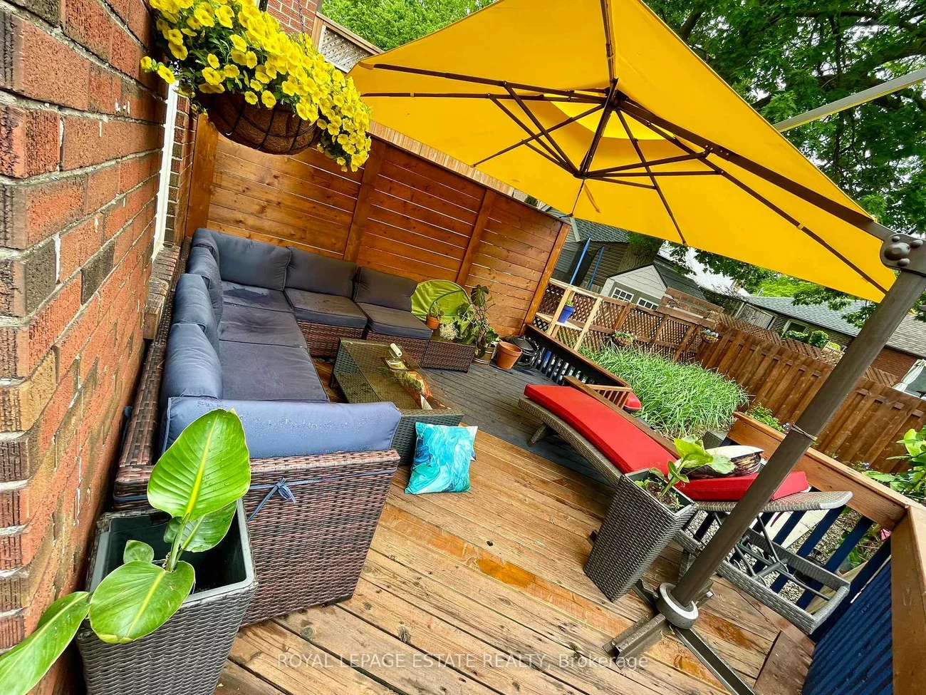 65, Queensbury, Birchcliffe-Cliffside, Toronto