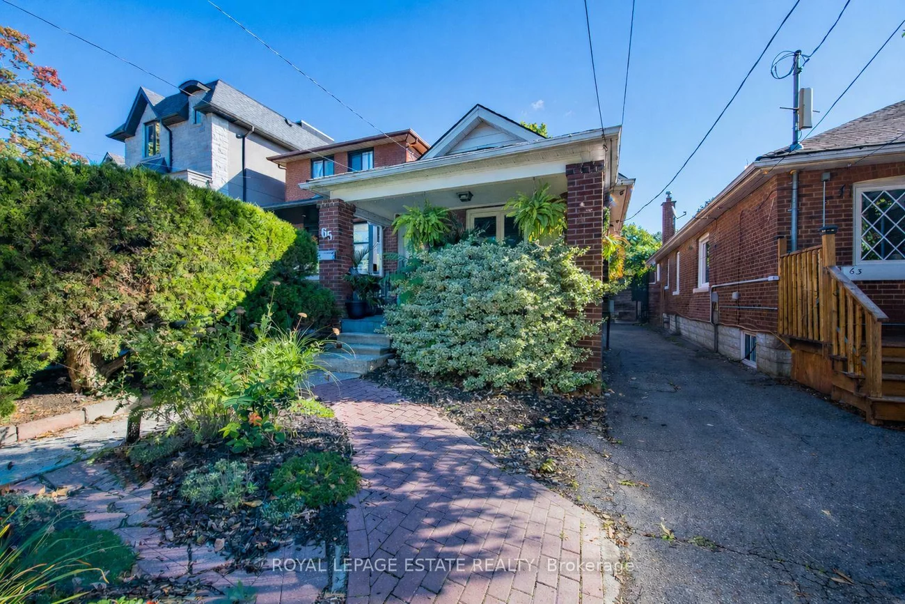 65, Queensbury, Birchcliffe-Cliffside, Toronto