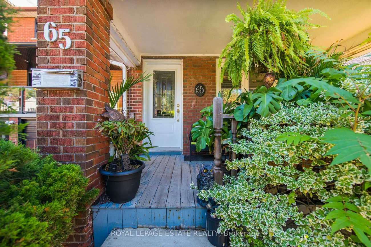 65, Queensbury, Birchcliffe-Cliffside, Toronto