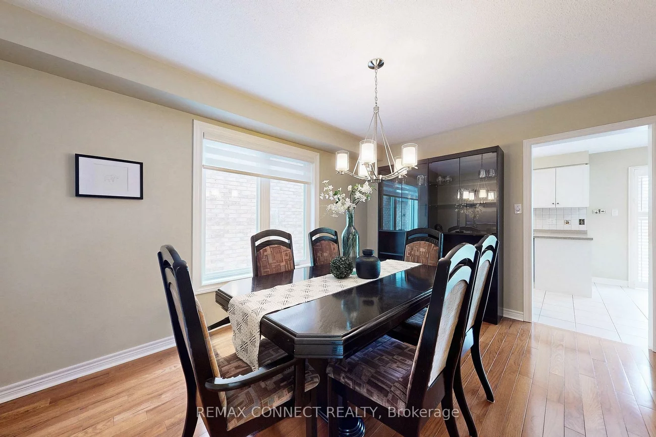 111, Dali, Rouge E11, Toronto