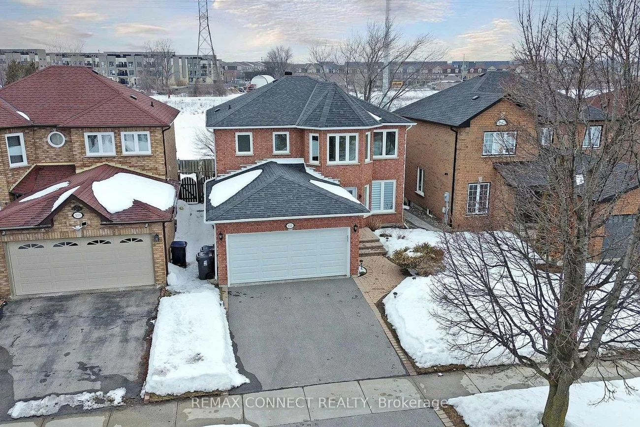 111, Dali, Rouge E11, Toronto