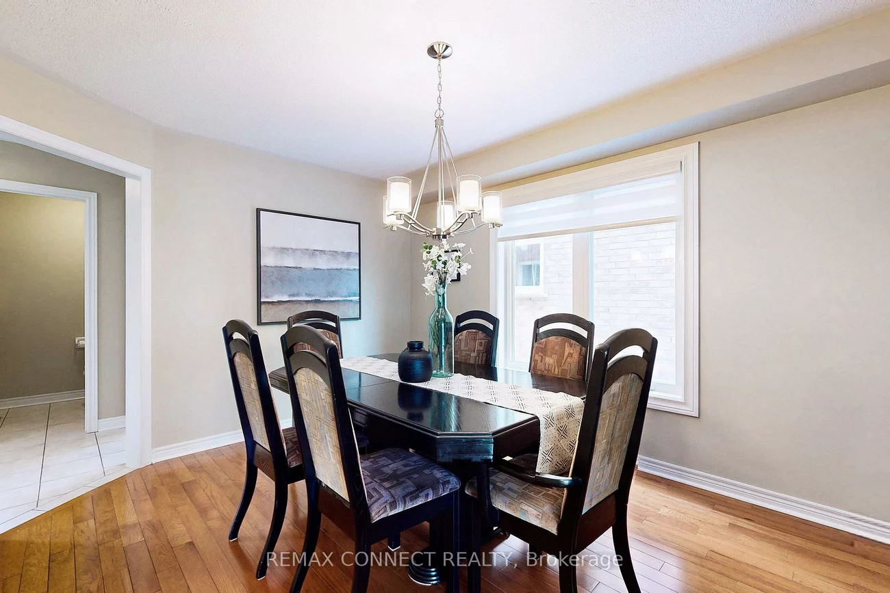 111, Dali, Rouge E11, Toronto