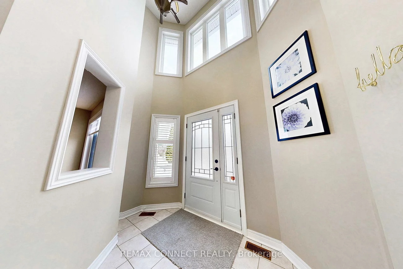 111, Dali, Rouge E11, Toronto