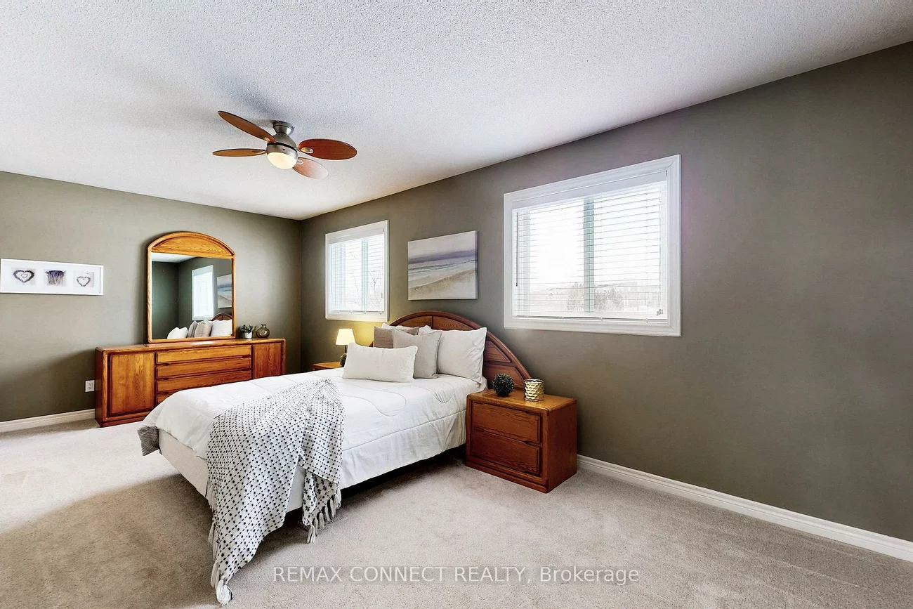 111, Dali, Rouge E11, Toronto