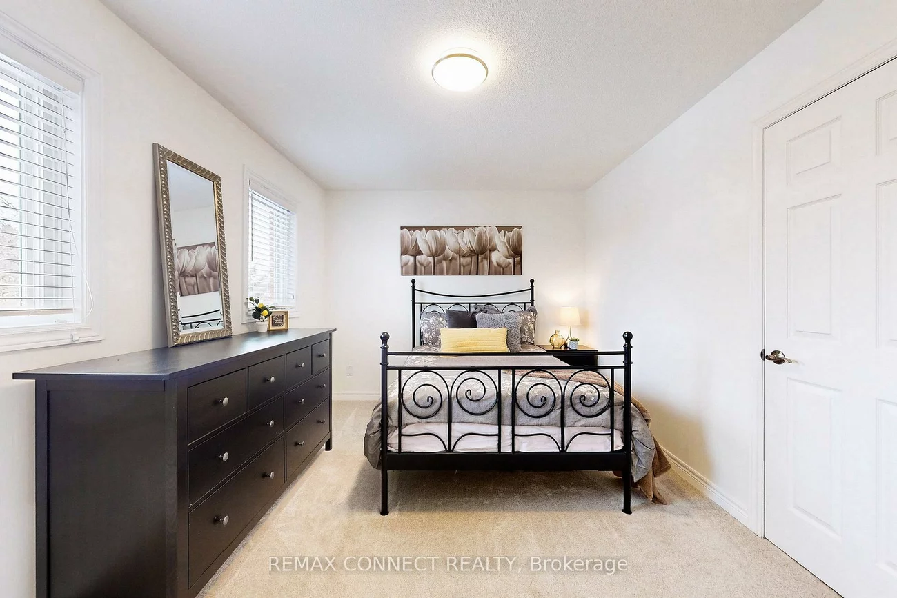 111, Dali, Rouge E11, Toronto