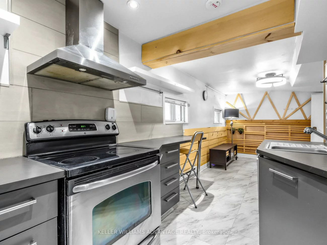 12, Hastings, South Riverdale, Toronto