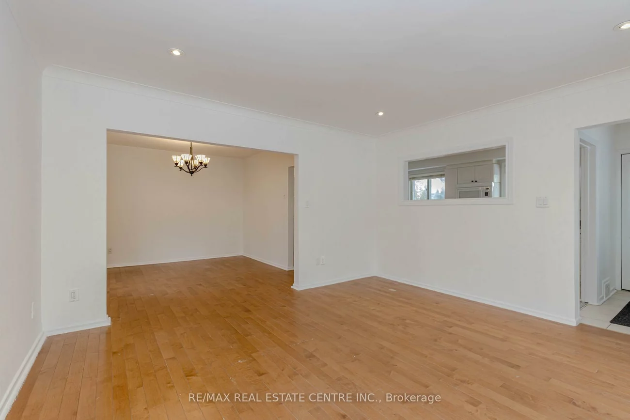 61, Mossbank, Woburn, Toronto