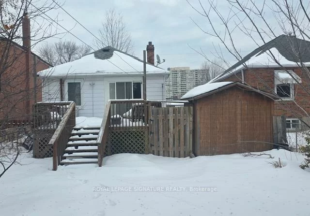 148, Magnolia, Kennedy Park, Toronto