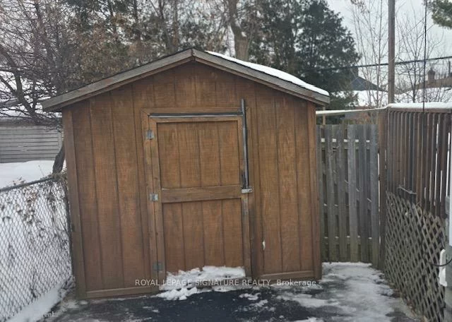 148, Magnolia, Kennedy Park, Toronto