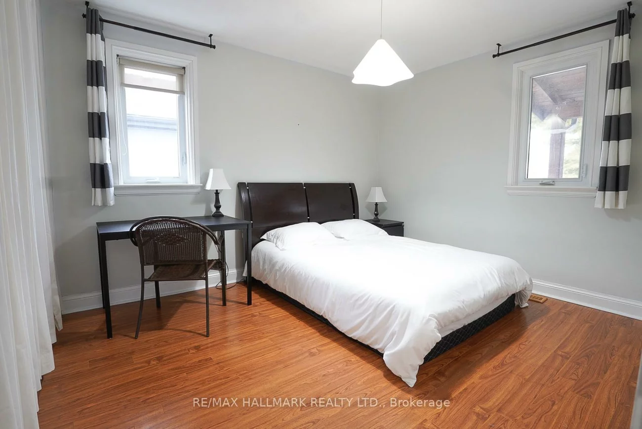 106, Phillip, Birchcliffe-Cliffside, Toronto