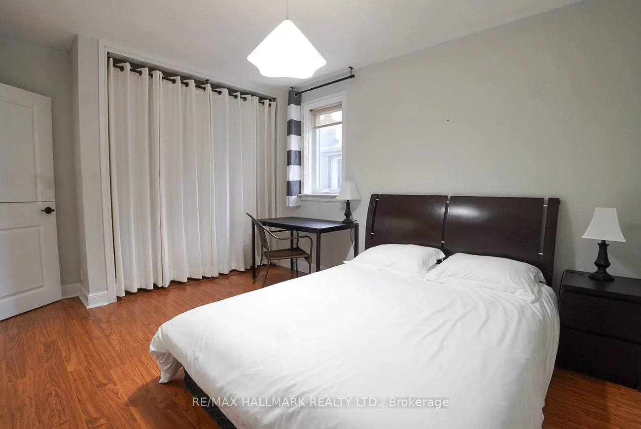 106, Phillip, Birchcliffe-Cliffside, Toronto