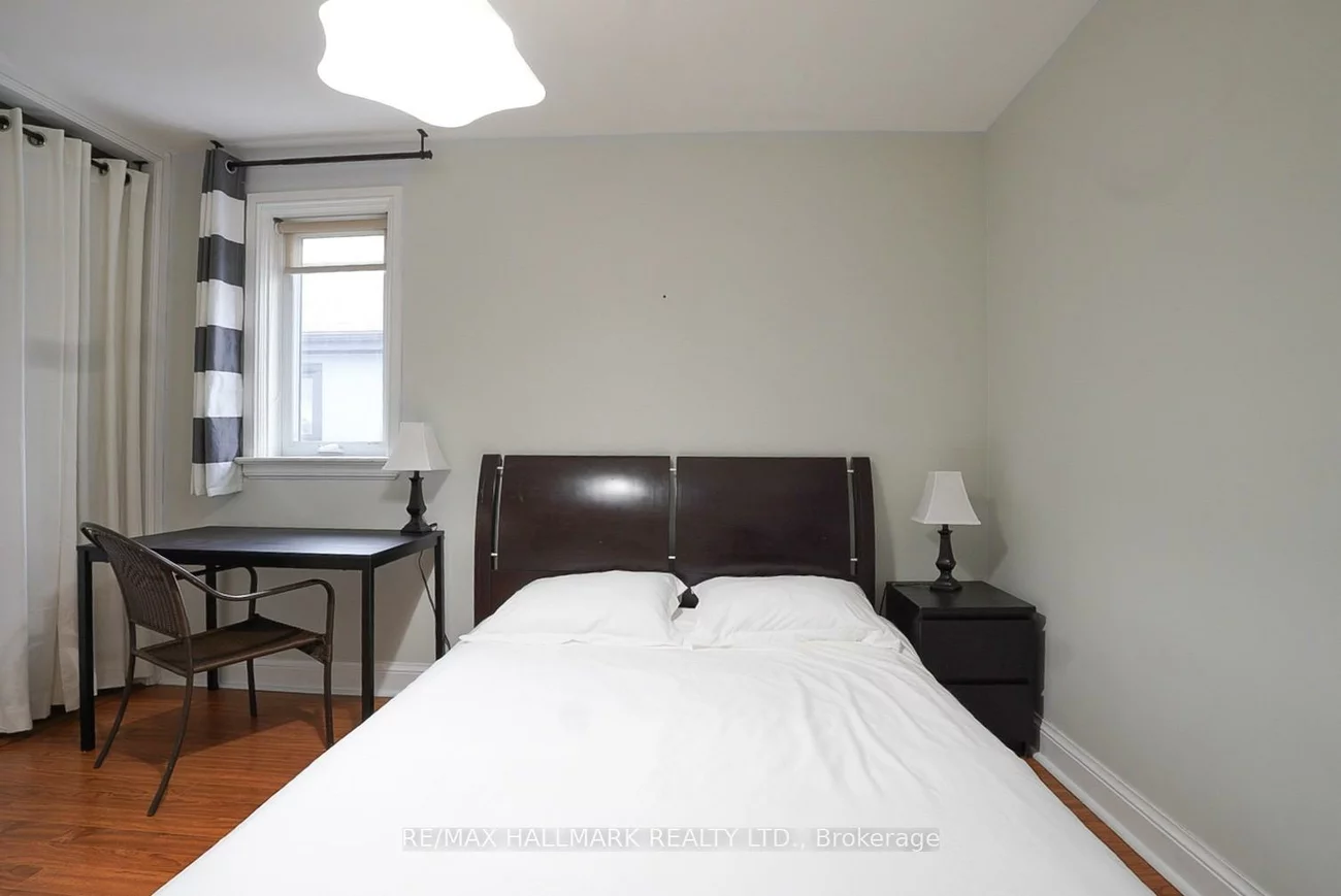 106, Phillip, Birchcliffe-Cliffside, Toronto