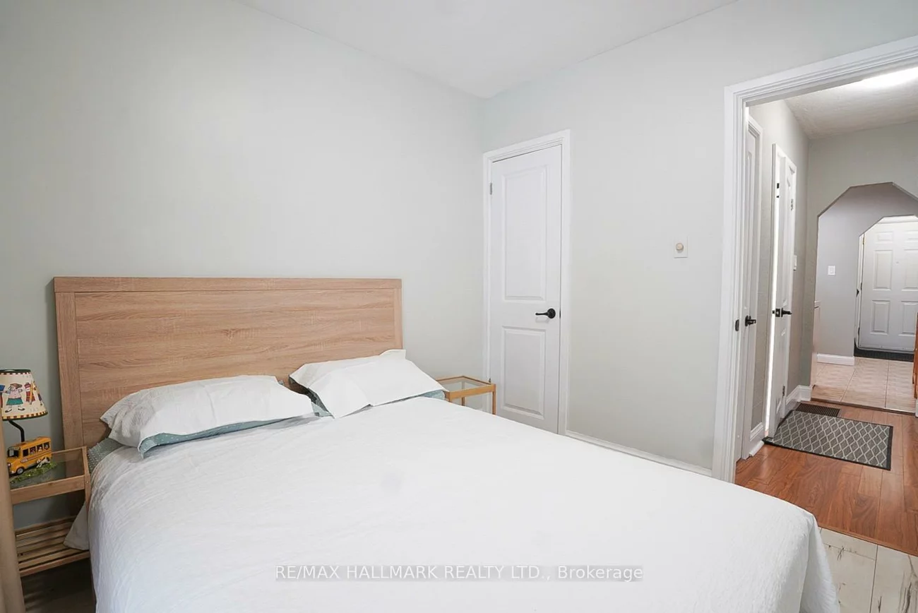 106, Phillip, Birchcliffe-Cliffside, Toronto