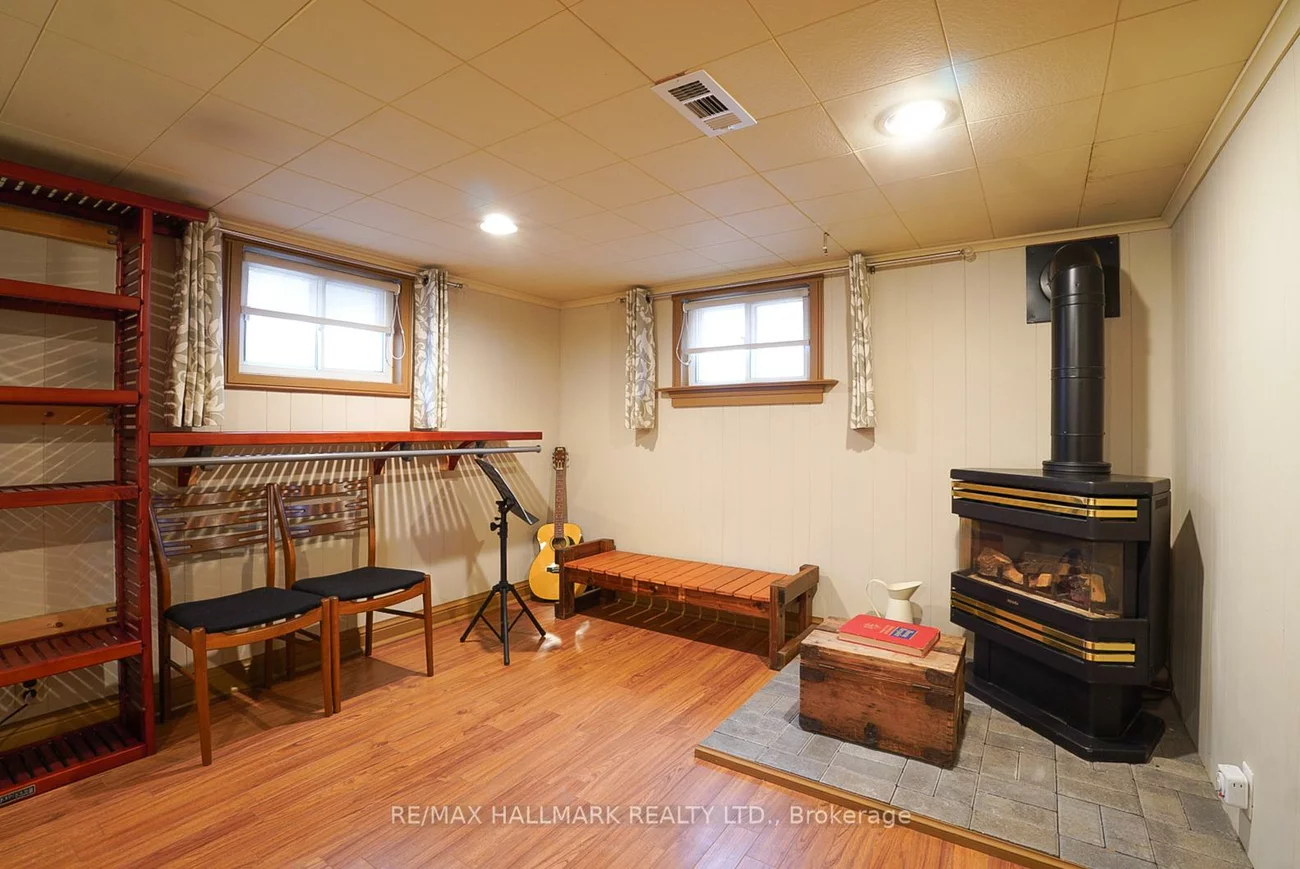 106, Phillip, Birchcliffe-Cliffside, Toronto