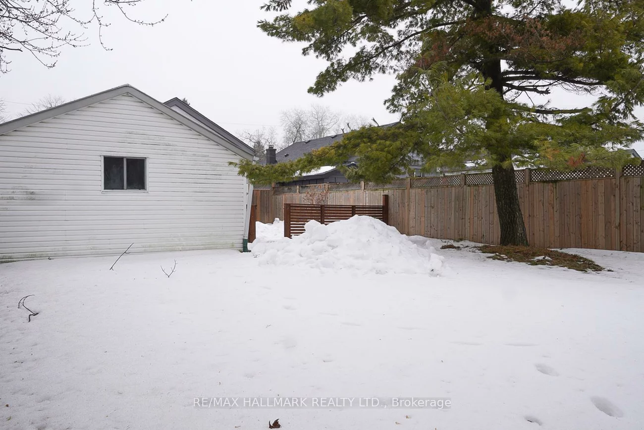 106, Phillip, Birchcliffe-Cliffside, Toronto