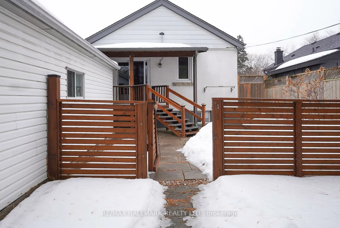 106, Phillip, Birchcliffe-Cliffside, Toronto