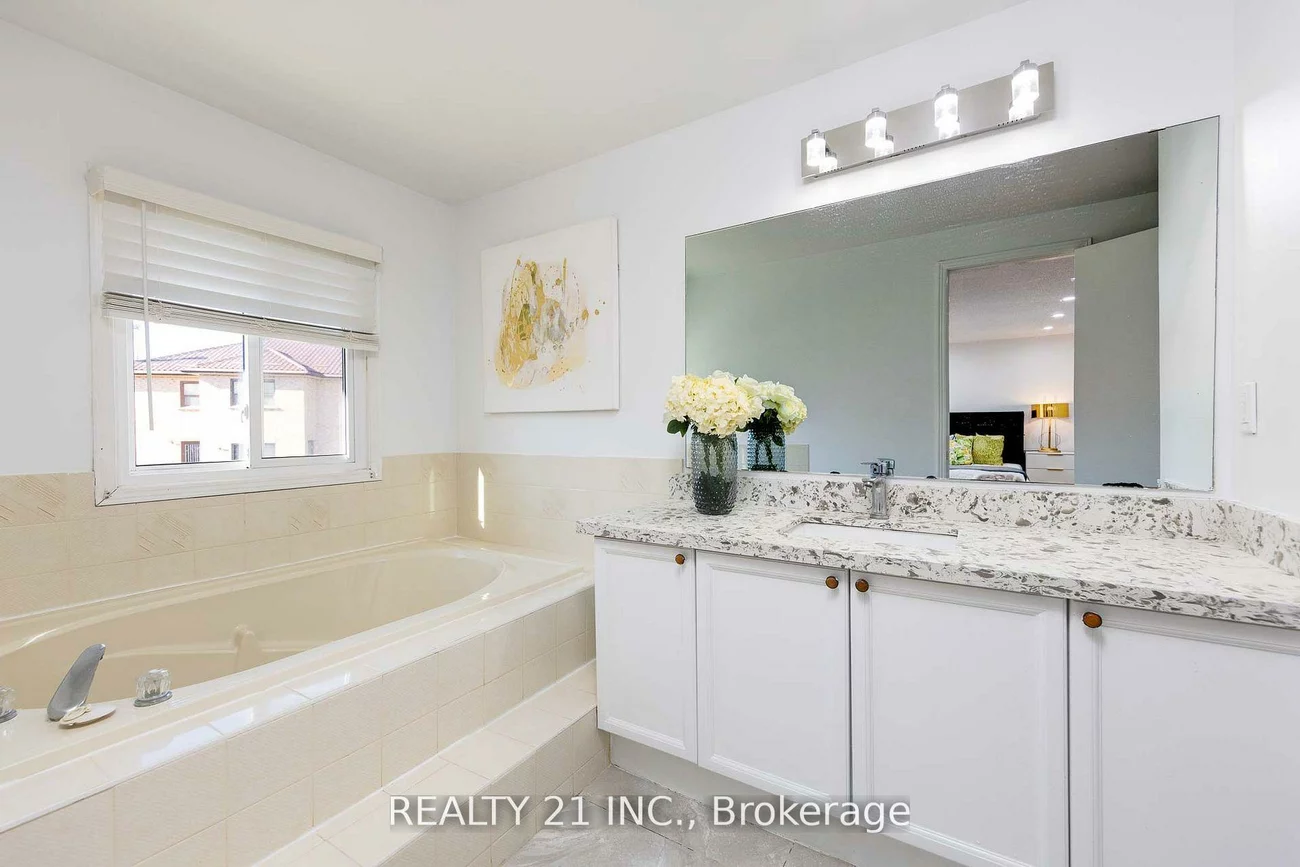 130, Morningview, Rouge E11, Toronto