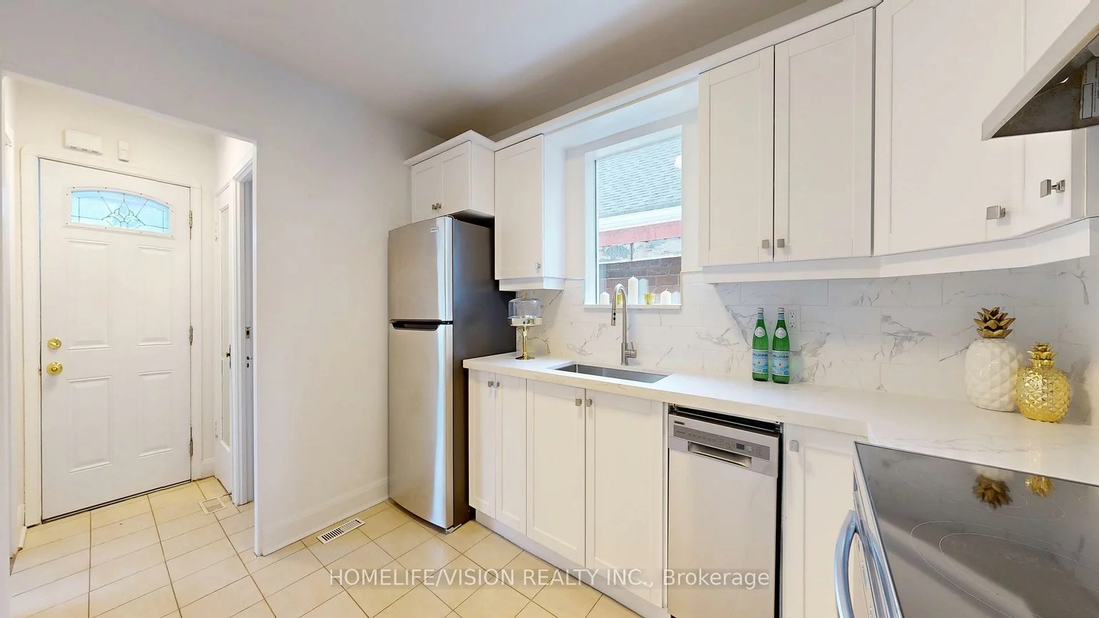 37, Davies, East York, Toronto