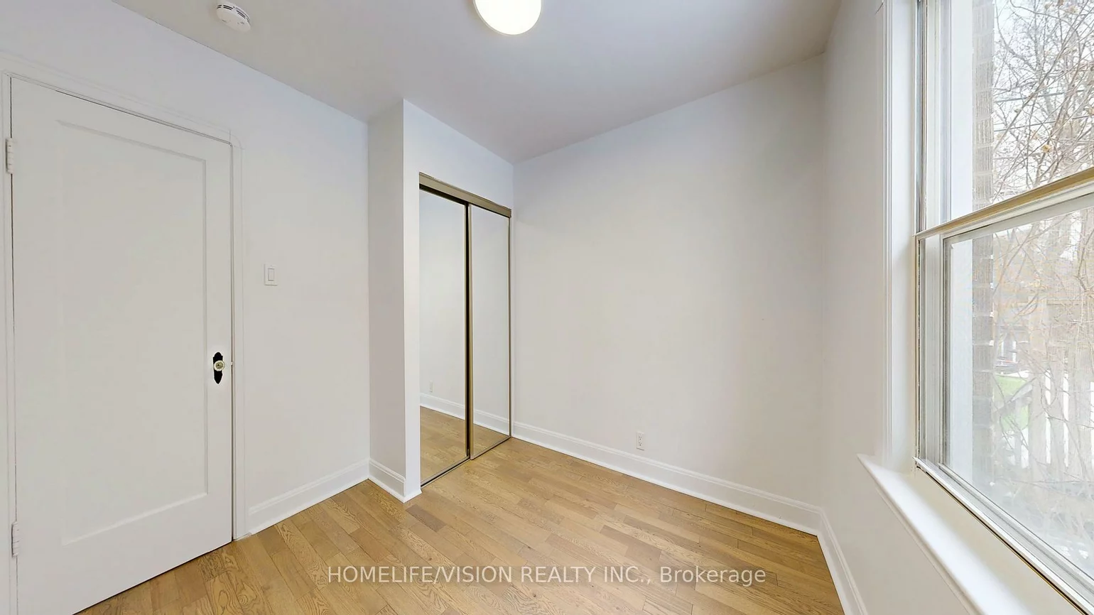 37, Davies, East York, Toronto