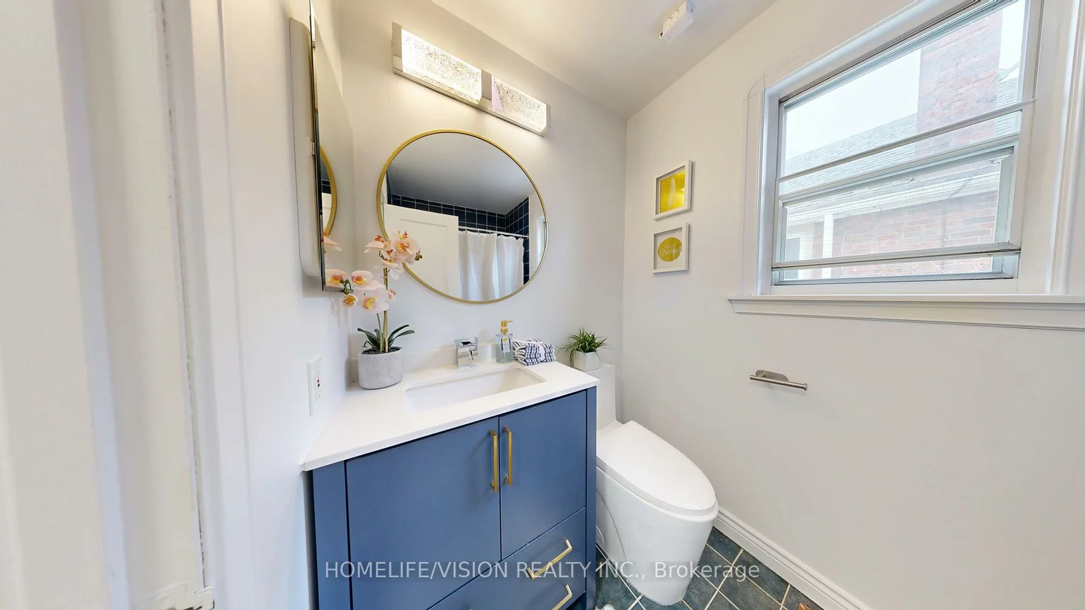 37, Davies, East York, Toronto