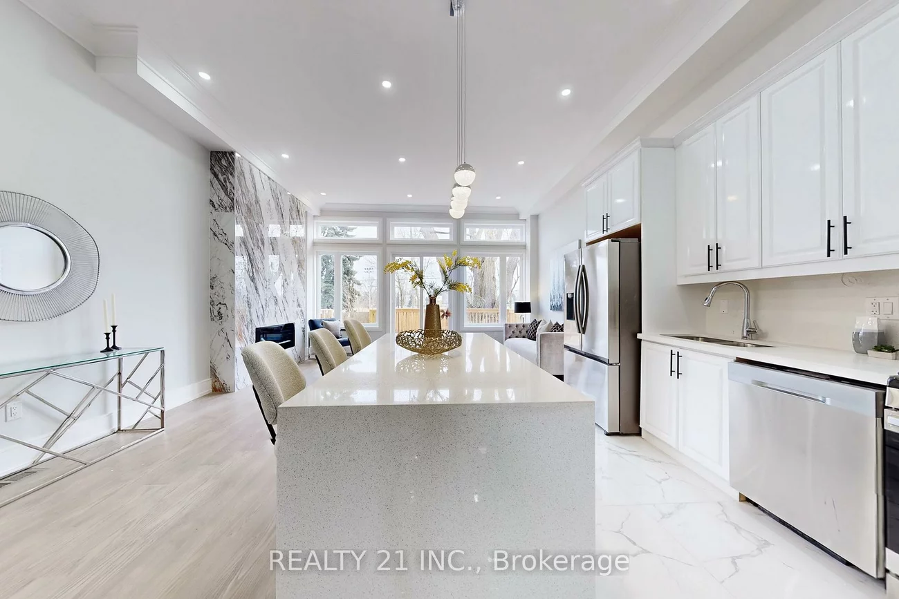 15, Malta, Birchcliffe-Cliffside, Toronto