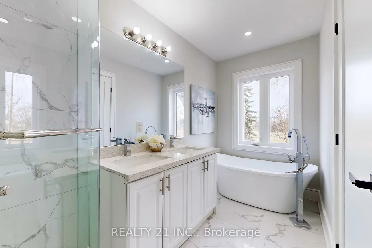 15, Malta, Birchcliffe-Cliffside, Toronto