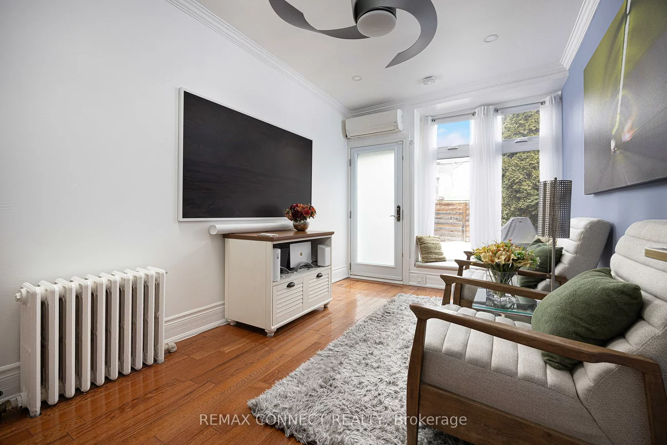 229, Boulton, South Riverdale, Toronto