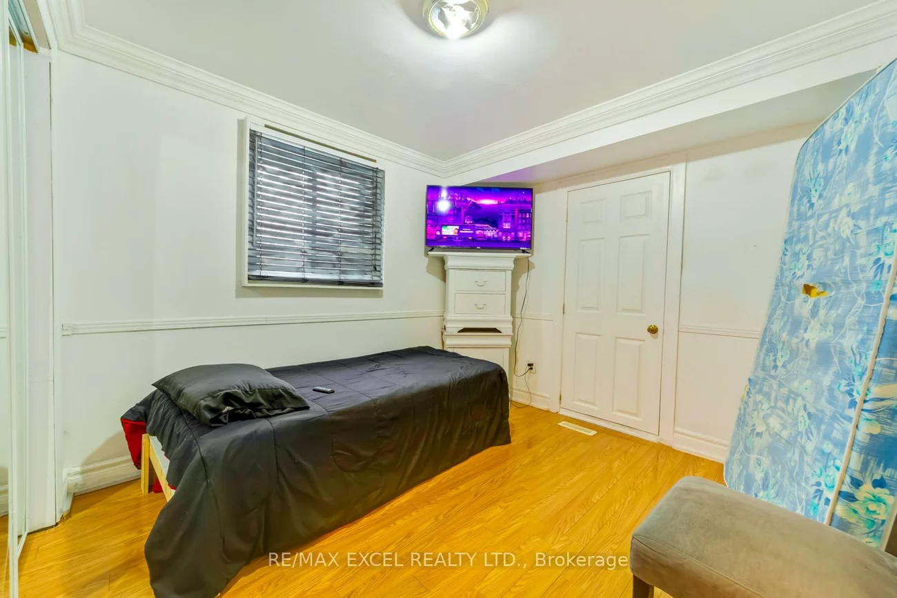 57, Lowry, Malvern, Toronto