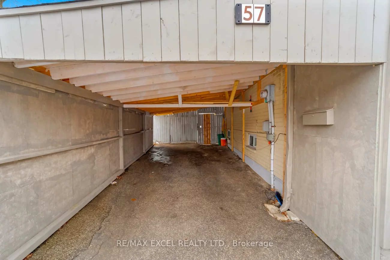 57, Lowry, Malvern, Toronto