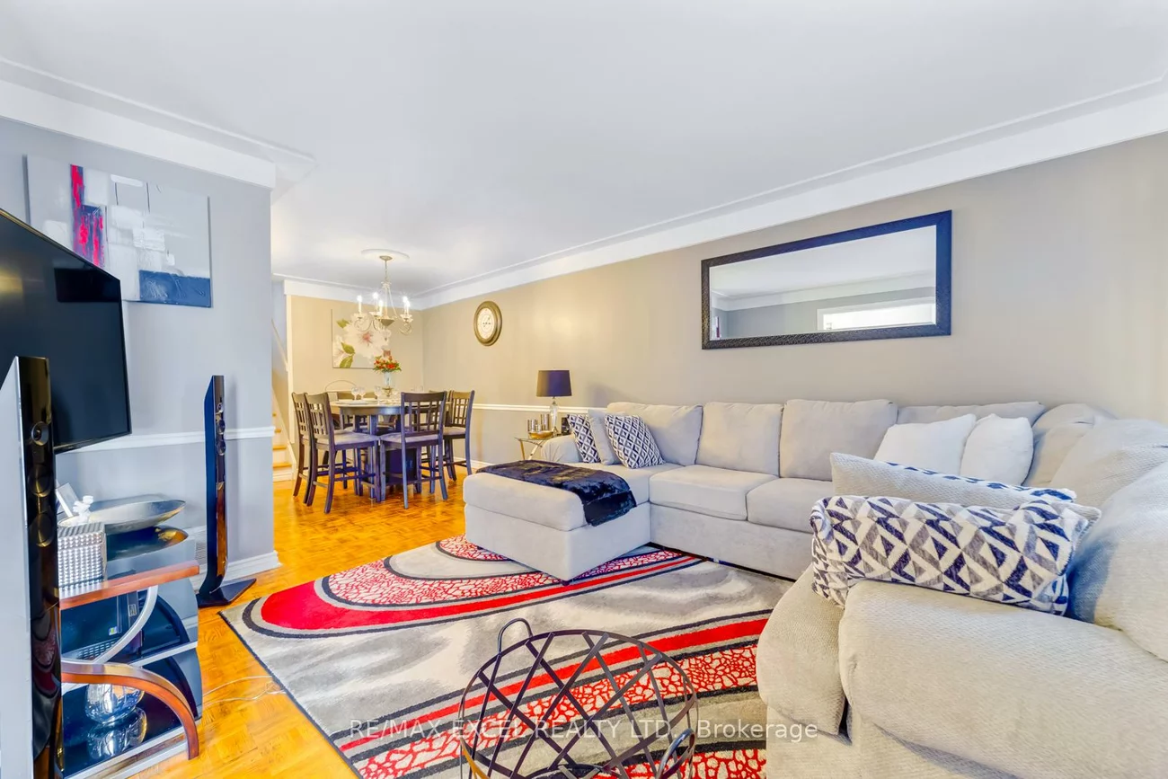 57, Lowry, Malvern, Toronto