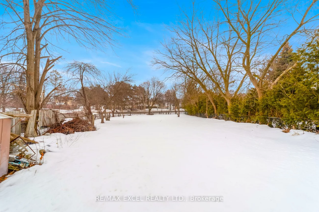 57, Lowry, Malvern, Toronto