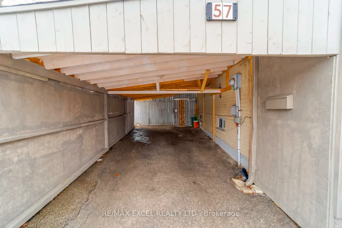 57, Lowry, Malvern, Toronto