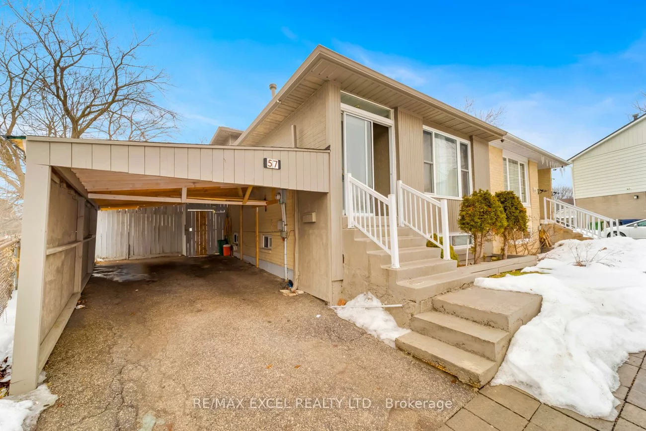 57, Lowry, Malvern, Toronto