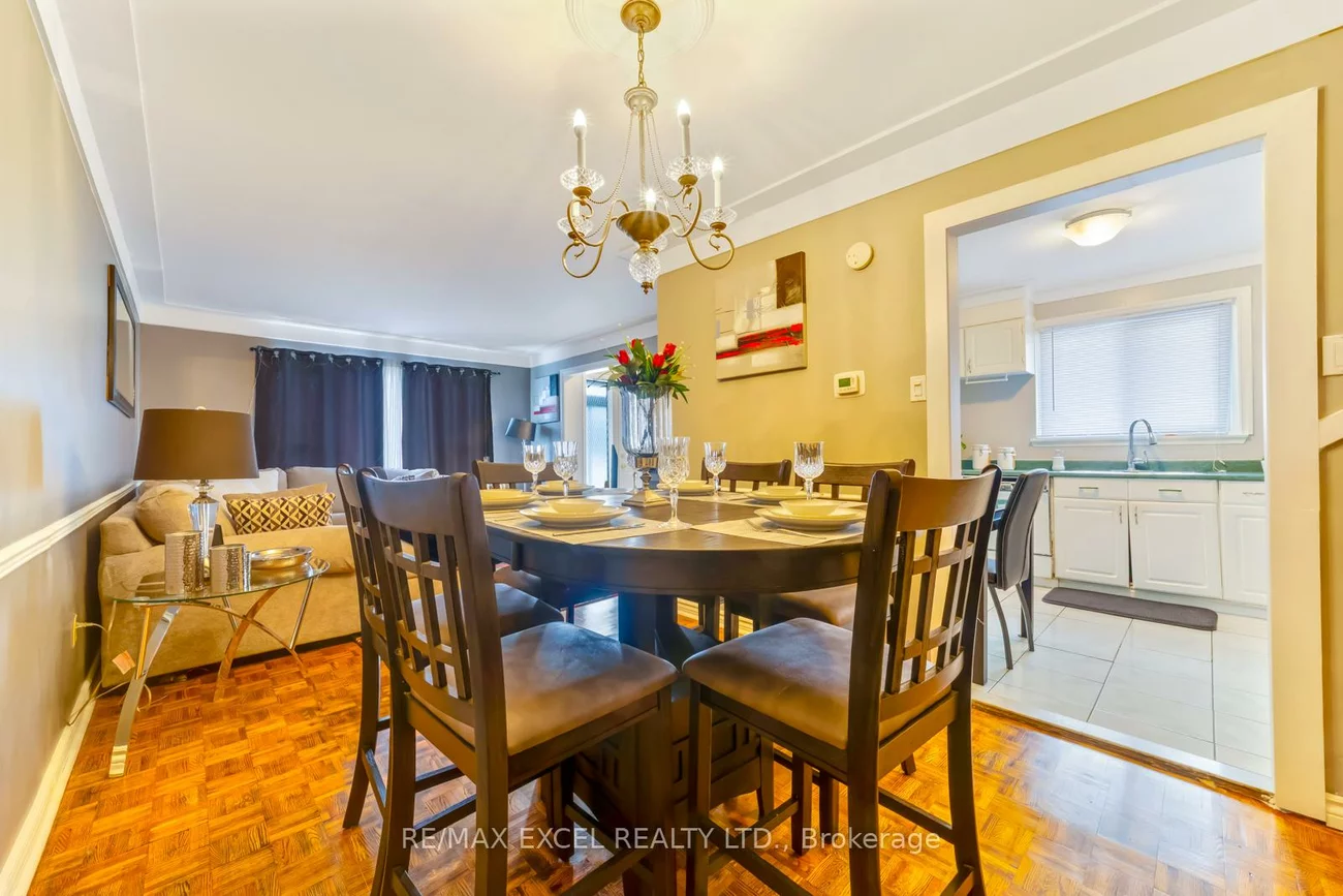 57, Lowry, Malvern, Toronto