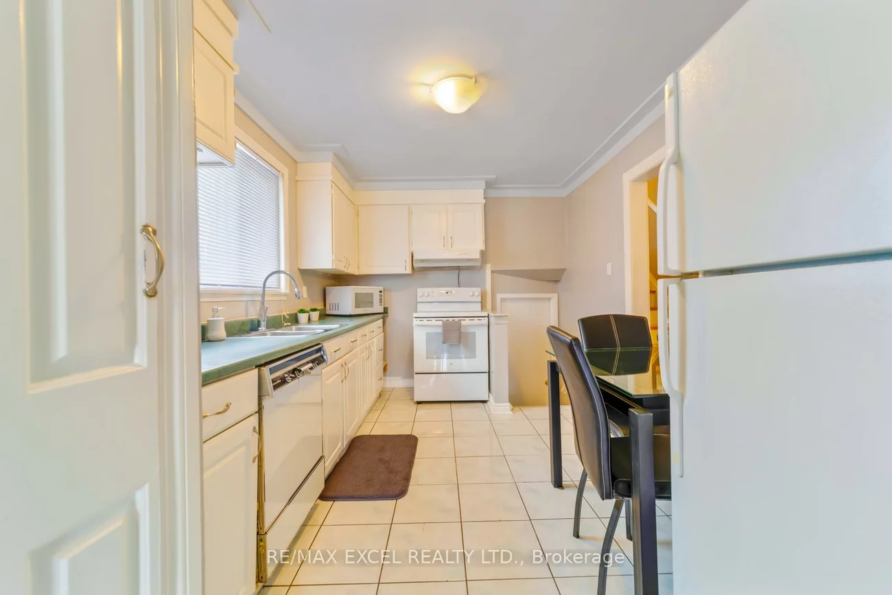 57, Lowry, Malvern, Toronto