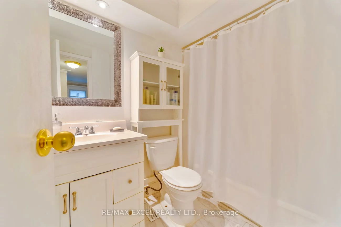 57, Lowry, Malvern, Toronto